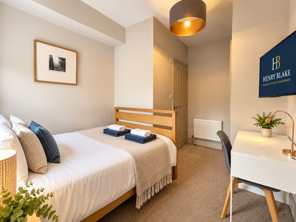Caversham Road, Reading - view 1
