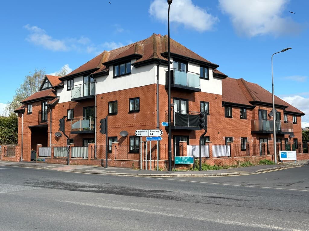 Thatcham Court, Chapel Street - view 1